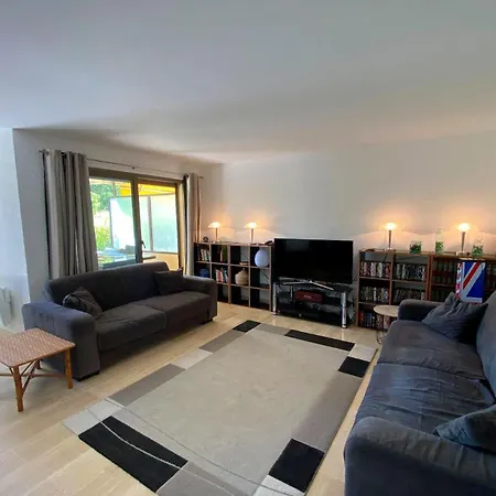 Апартаменти Le Chateau De La Pinede - Debut Cap D'antibes - Garden Flat, Swimming Pool, Tennis Жюан-ле-Пен