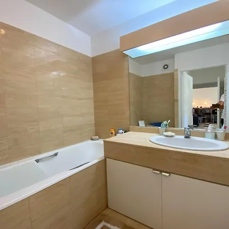 Le Chateau De La Pinede - Debut Cap D'antibes - Garden Flat, Swimming Pool, Tennis Жюан-ле-Пен